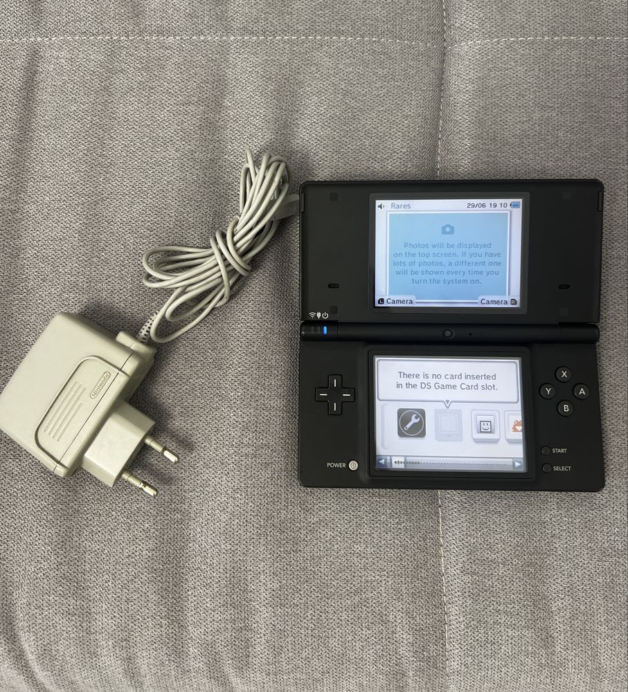 Nintendo DSI negru + accesorii