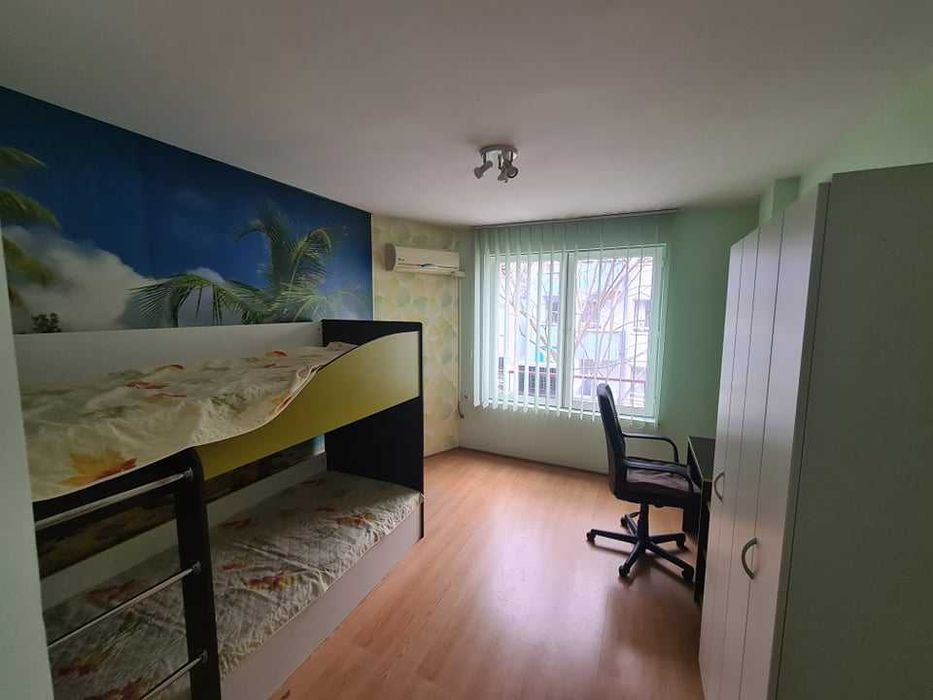 Дава се под наем Тристаен апартамент в Бургас, Възраждане - 80 кв.м за 255 € - Снимка #1