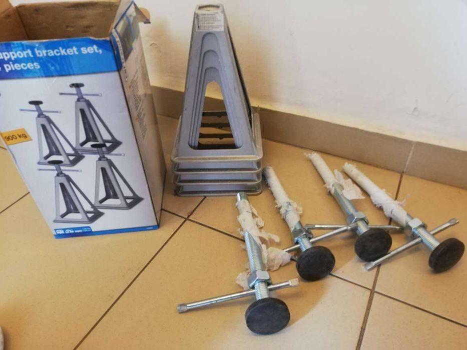 Suporti 4 bucati caravana Cartrend