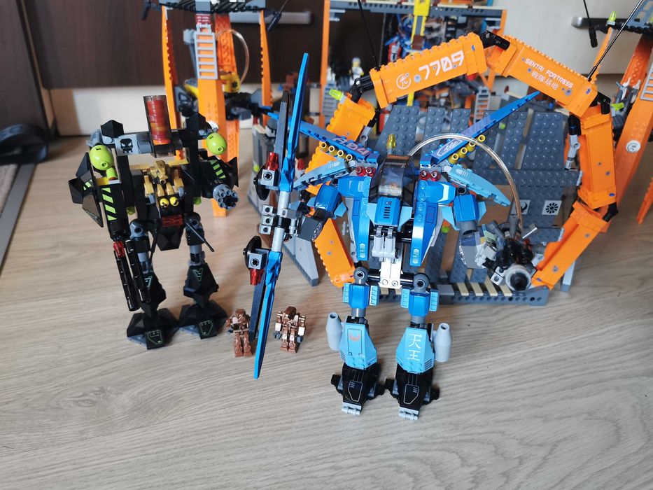 LEGO 7709 - [Exo Force] Sentai Fortress [Foarte Rar]