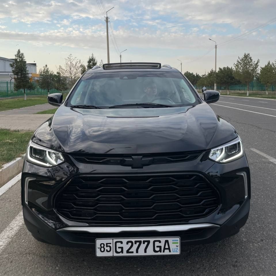 Tracker primer sotiladi