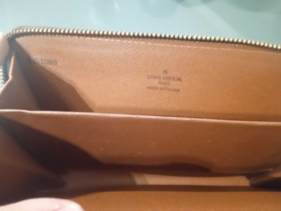 Чанта /портмоне/ Louis Vuitton, оригинална