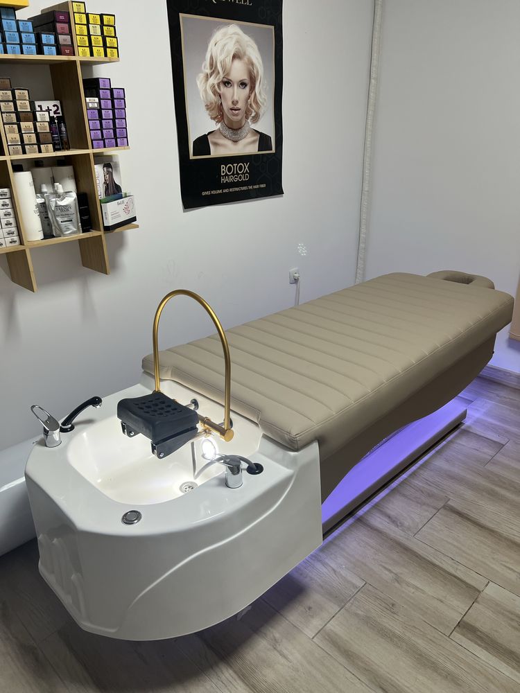 Head Spa  Therapy легло