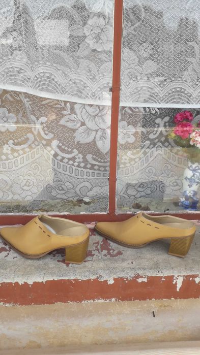 Papuci cu toc de damă