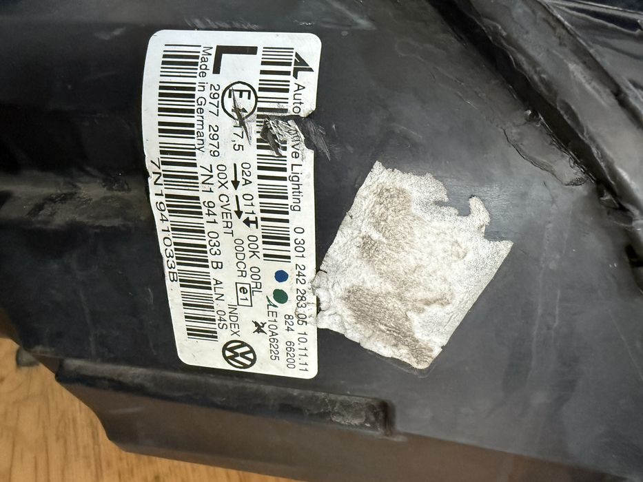 Far Xenon Dreapta ,Stânga  VW Sharan 7N  7N1941033B