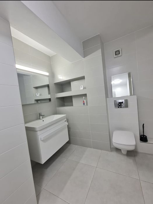 Vând spațiu comercial finisat în bloc nou