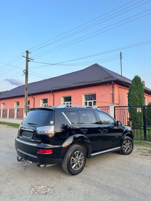 Vând Mitubishi Outlander 2.2 euro 5