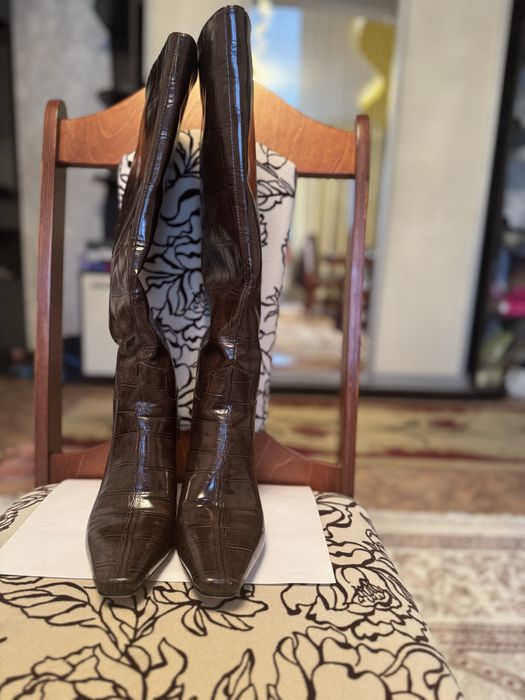 Стильный высокие сапоги