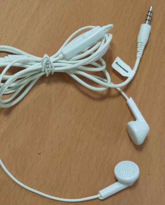 Vând Casti LENOVO