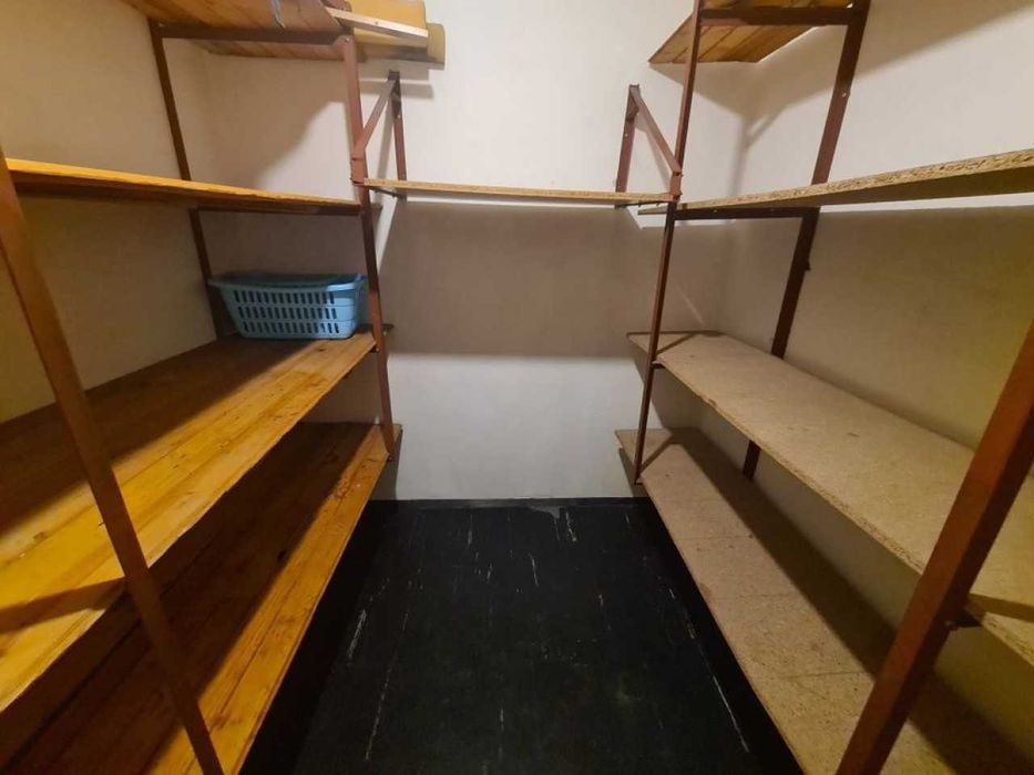 Тристаен апартамент във Въстанически