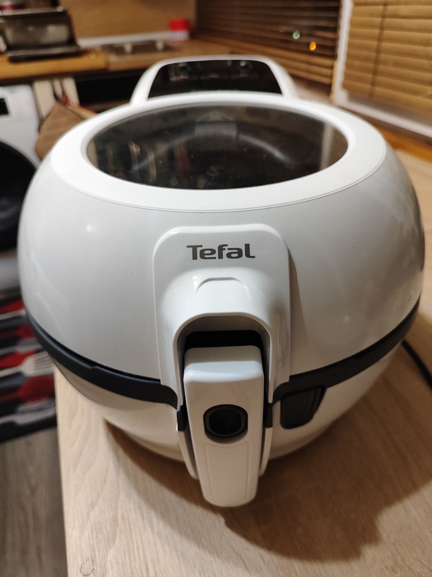 Фритюрник с горещ въздух Tefal