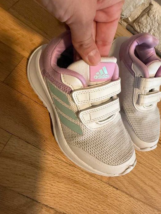 Маратонки Adidas, 28 номер