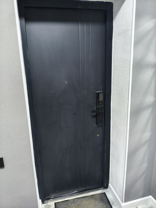 Продается входную дверь