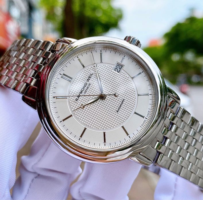 Швейцарские часы Raymond Weil