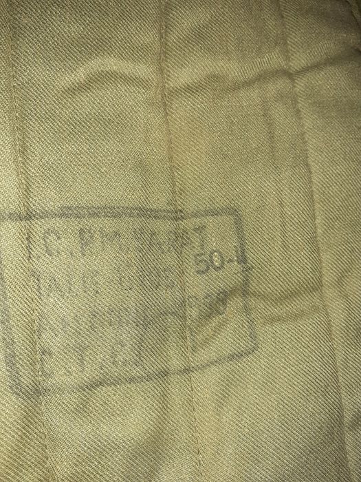 Costum militar gros.