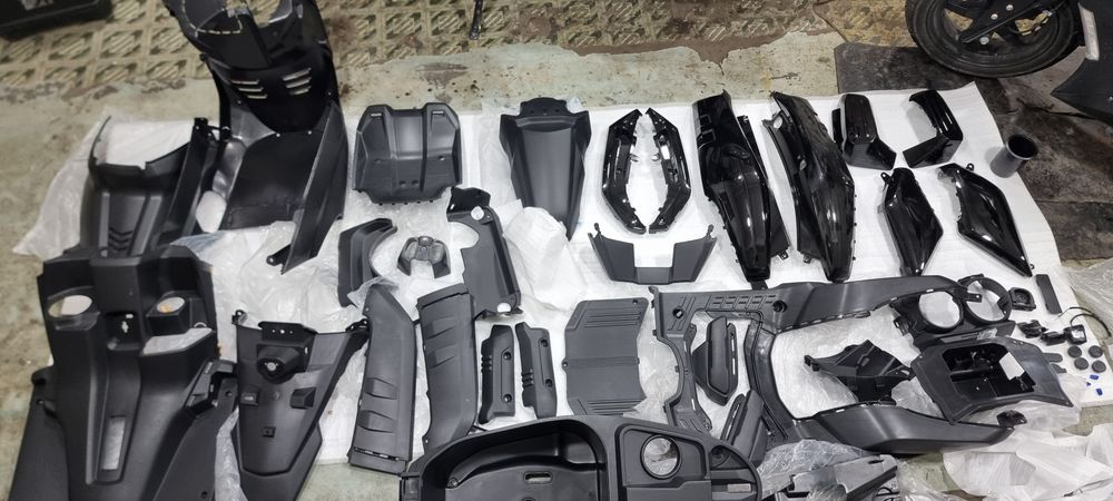 Продаётся пластик для скутера танк цвет чёрный