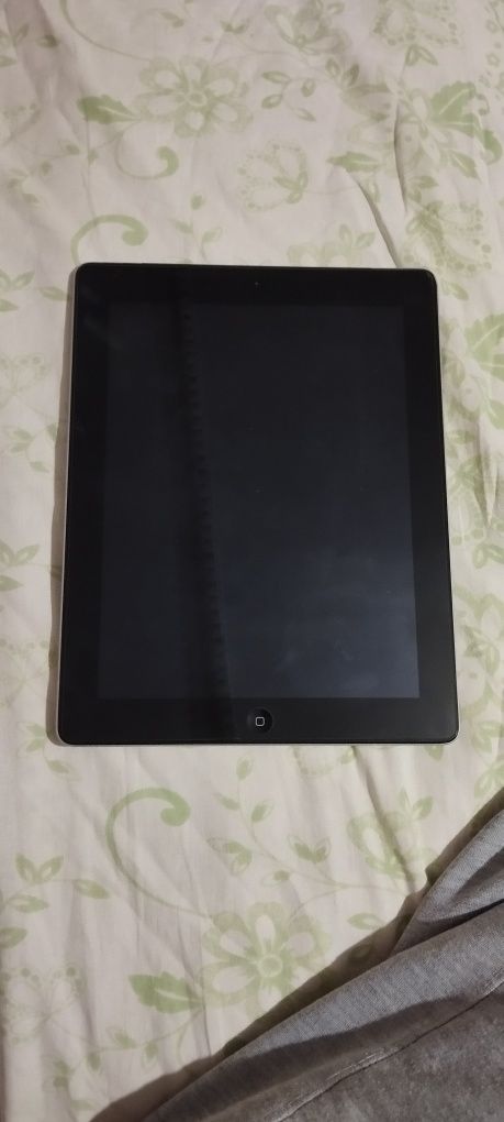 Ipad sotiladi chiholi bor