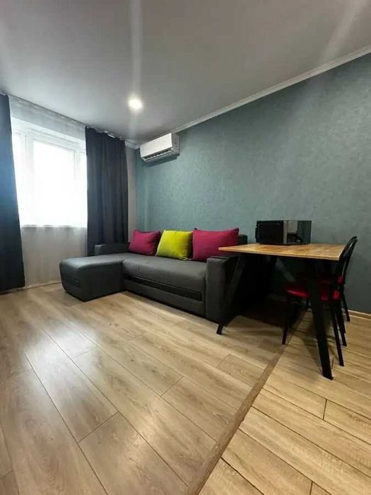 Дава се под наем Двустаен апартамент в София, Център - 55 кв.м за 387.6 € - Снимка #2