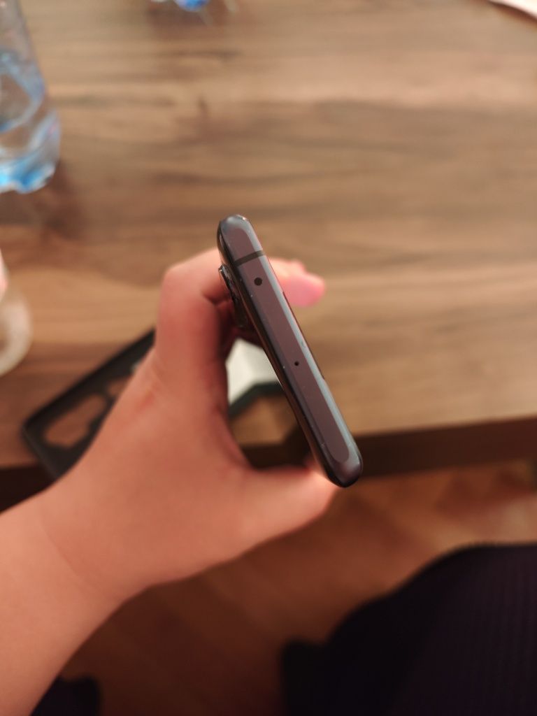 Vând telefon Xiaomi MI Note 10 128GB