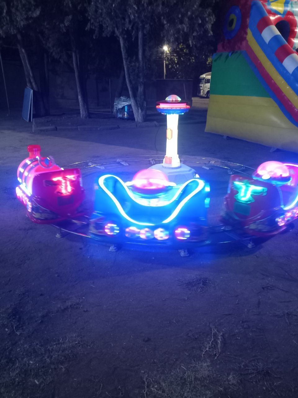 Atraksion poyezd srochna