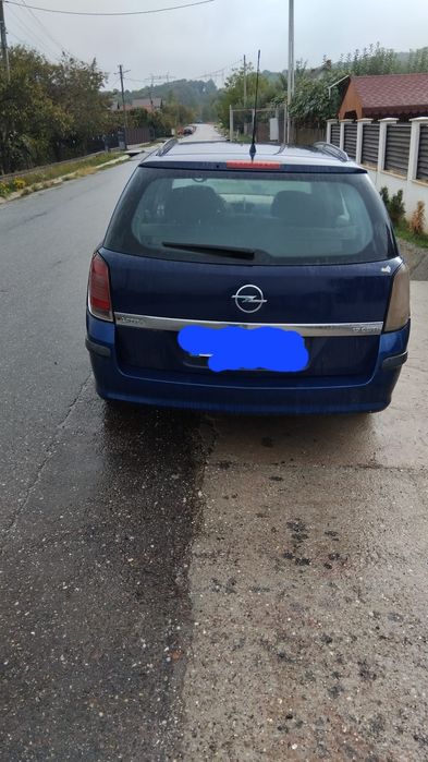 Dezmembrez  Opel astra h 17 cdti