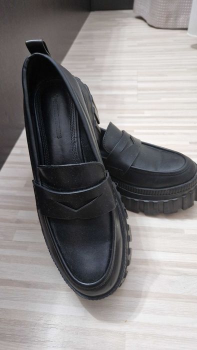 Stradivarius Segunda Mano Mocasines - black