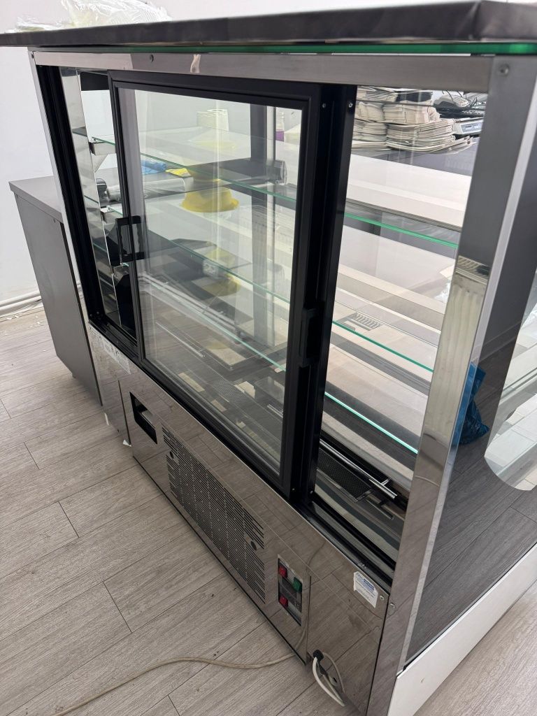 Vitrine frigorifice  cofetarie- 2 buc.