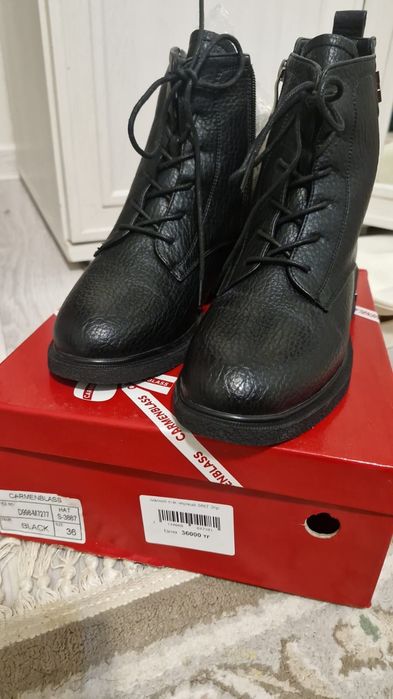 Продам женские зимние сапоги 36 рр