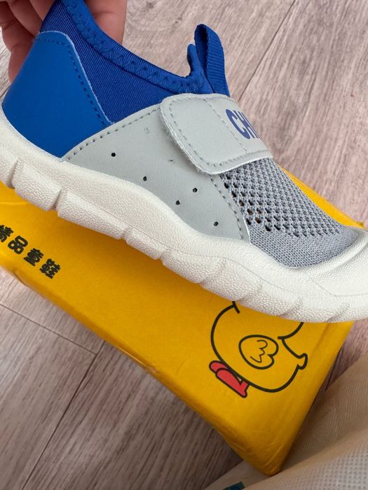 Новые кроссовки детские