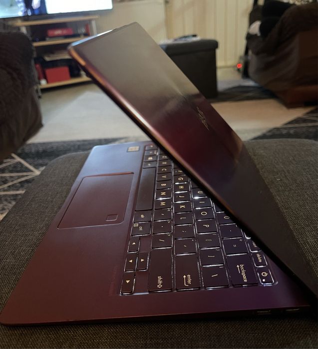 Laptop ultraslim Asus Zenbook ca nou