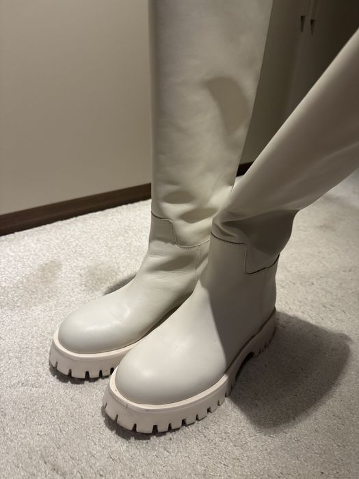 Бели ботуши от естествена кожа Miss Sixty 38 номер