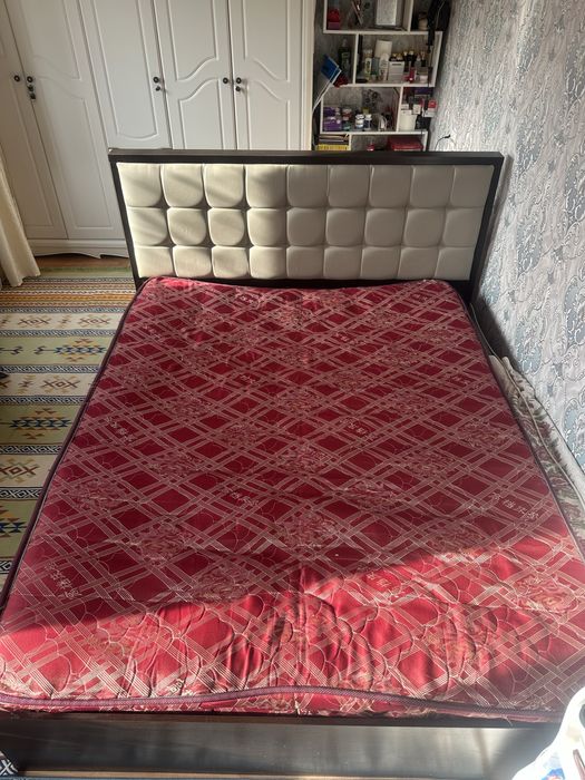 Продам кровать двуспальный