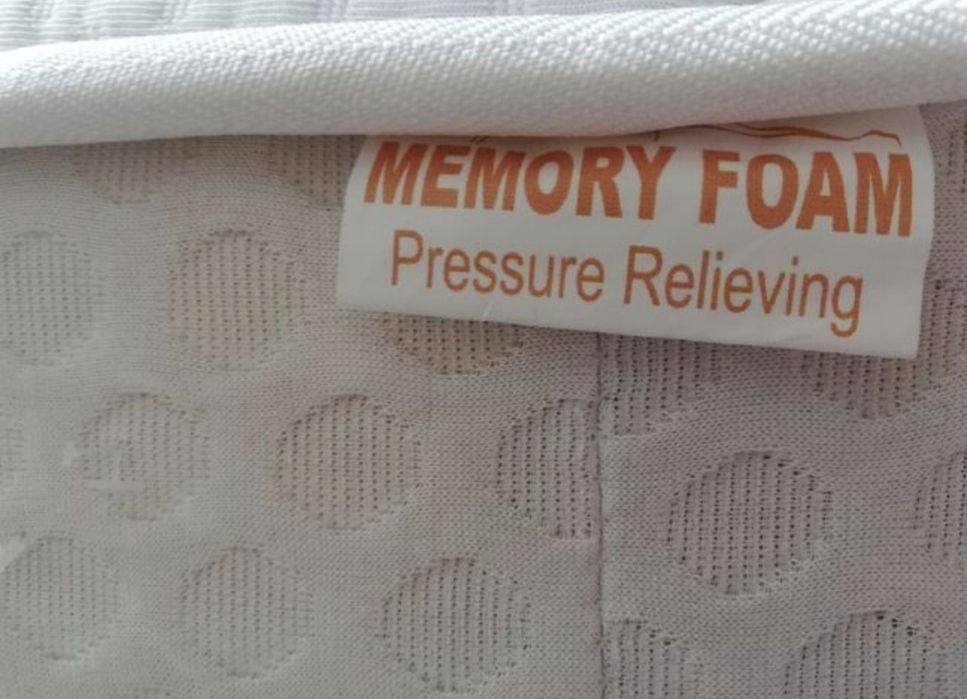 Patut Giraffe Santana -230 lei/Saltea pătuț - Memory Foam - 200 lei
