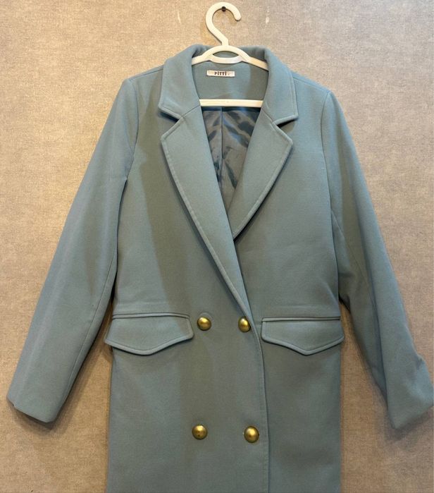 Голубое пальто pitti