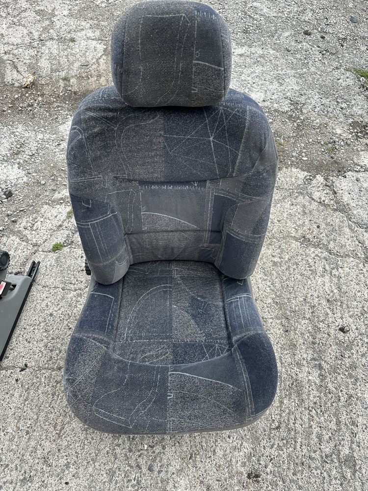 Предни седалки Renault Scenic 2000г