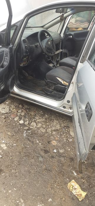 Опел Зафира А 1.6 бензин на части/ Opel zafira na chasti
