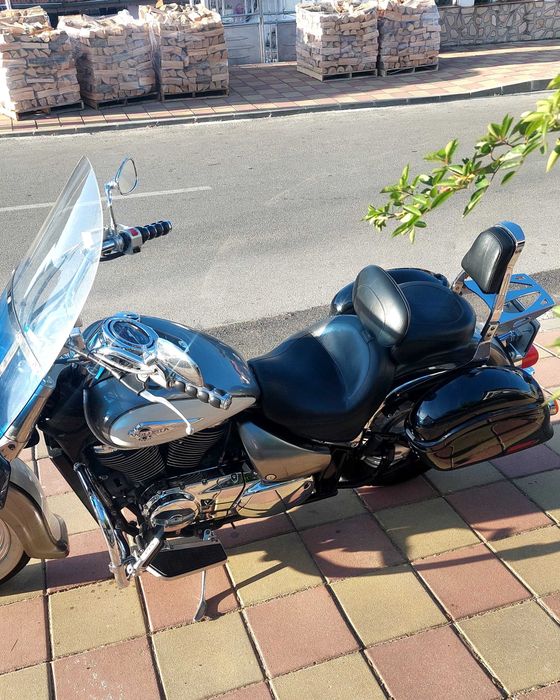 Suzuki VL800 Intruder