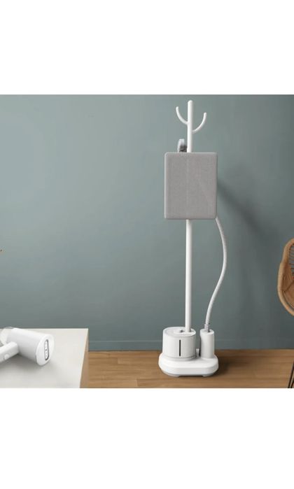 Aparatul de calcat vertical cu abur Tefal