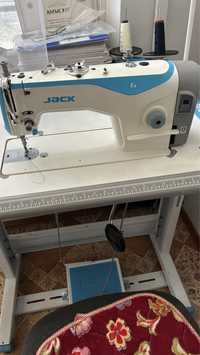 Швейная машина jac F 4