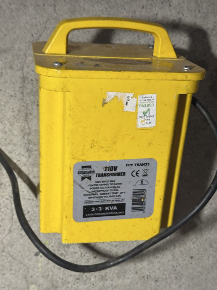 Transformator 220-110 volti