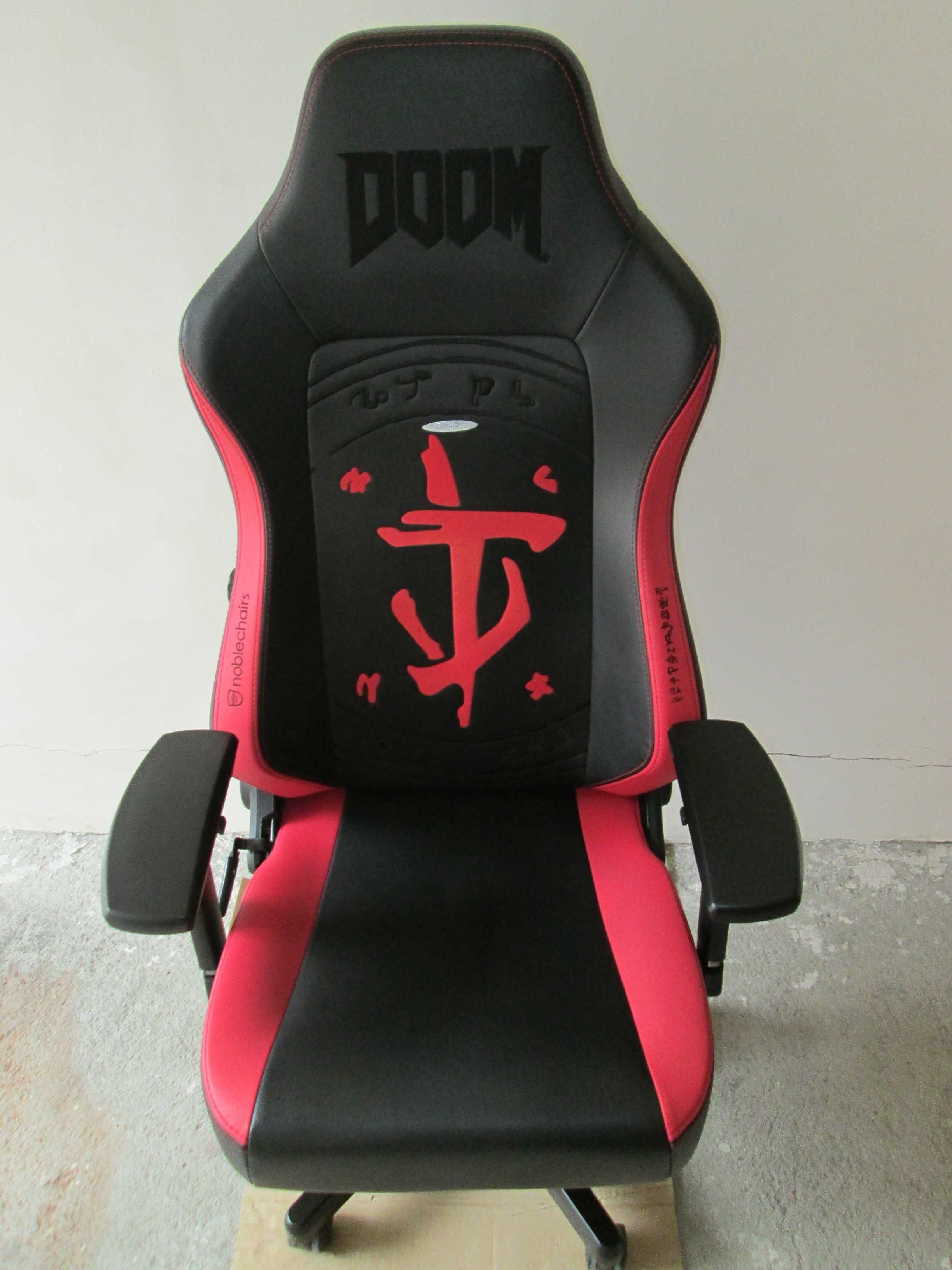 Геймърски стол Noblechairs Hero DOOM Edition
