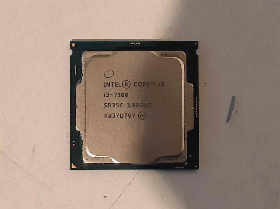 Процессор Intel Core i3 7100 есть в большом количестве