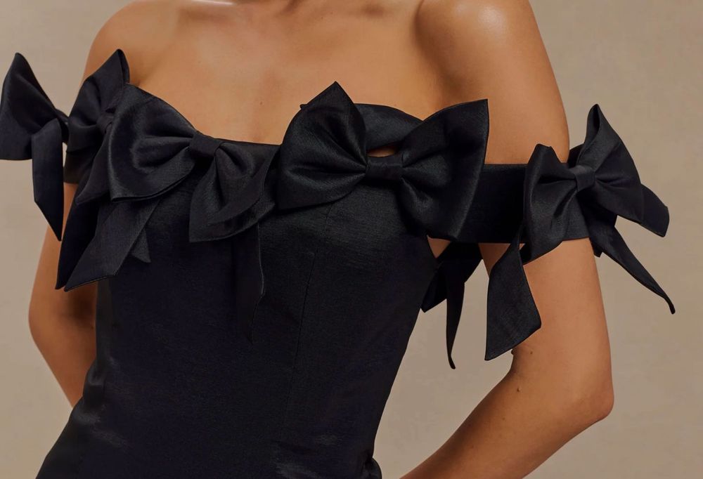 Черна вечерна рокля MESHKI – XS (нова, с етикет)