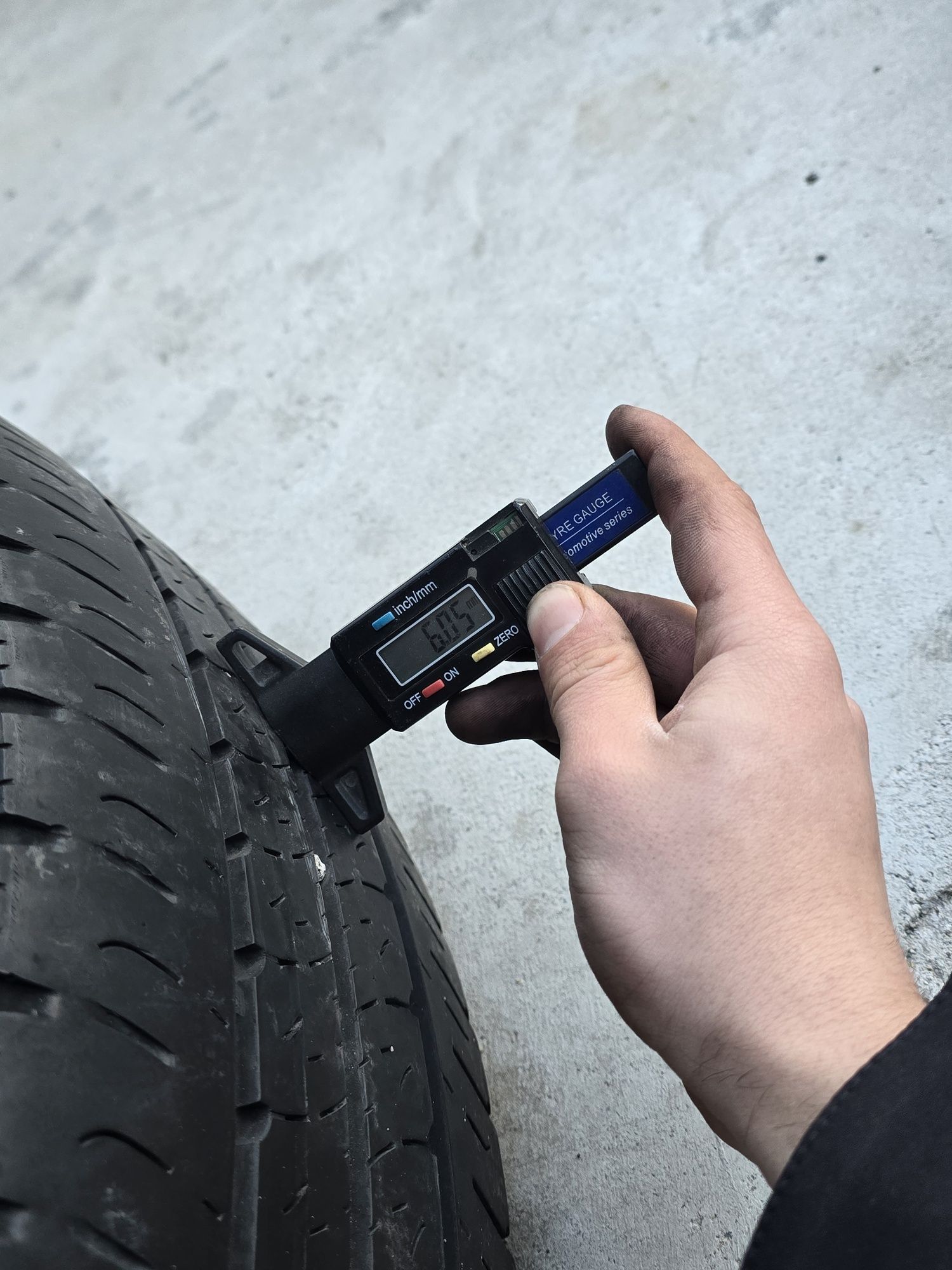4 Броя Бусови Гуми 205/75/16C Goodyear 2x6,5mm 2x6mm 2021DOT