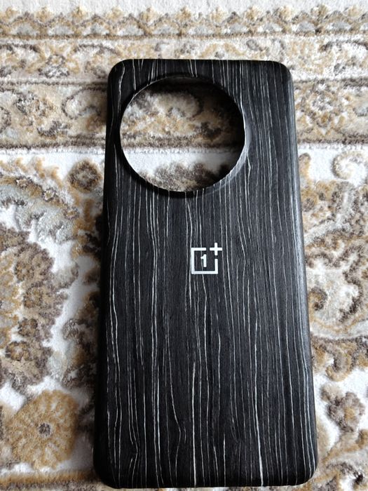 Vând husa protectoare telefon OnePlus 13 originala lemn