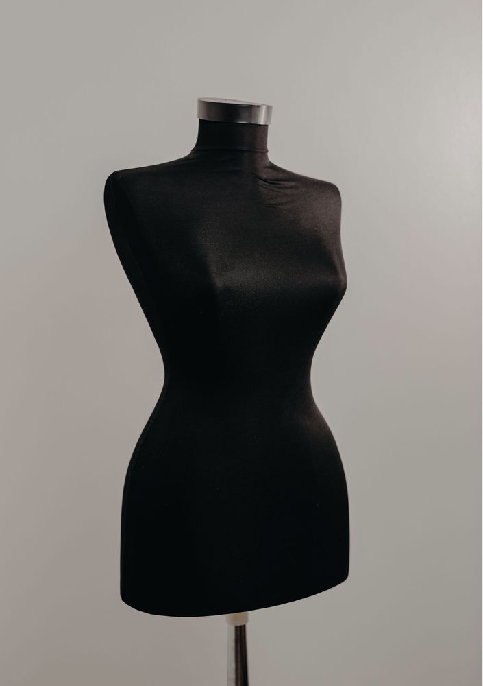 Inchiriez manechin / bust ( nuntă, botez, diferite ocazii)