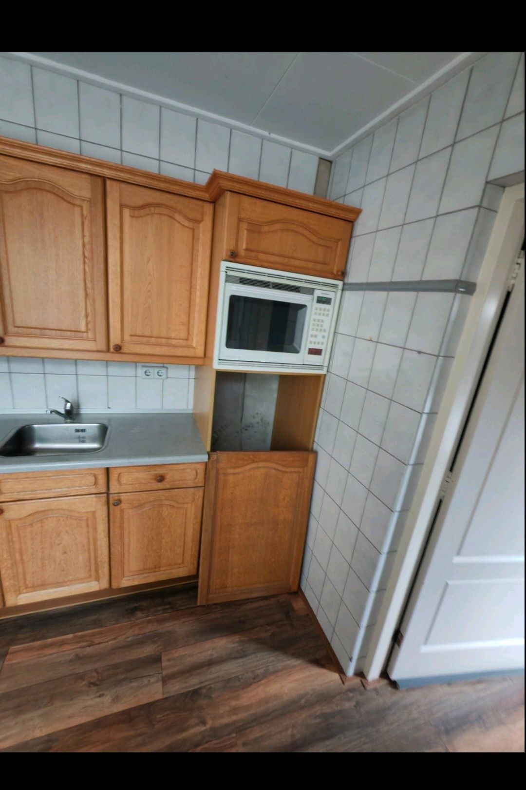 Дъбова кухня с уреди