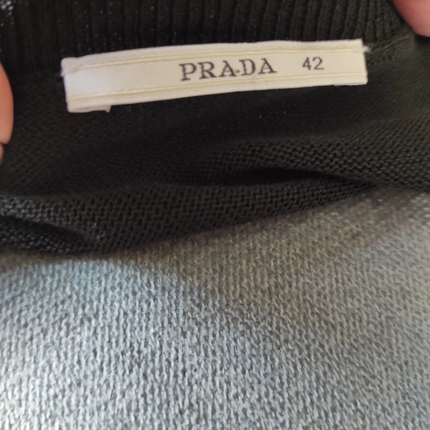 Bluza Prada ,bumbac subțire ,satinat.,originala