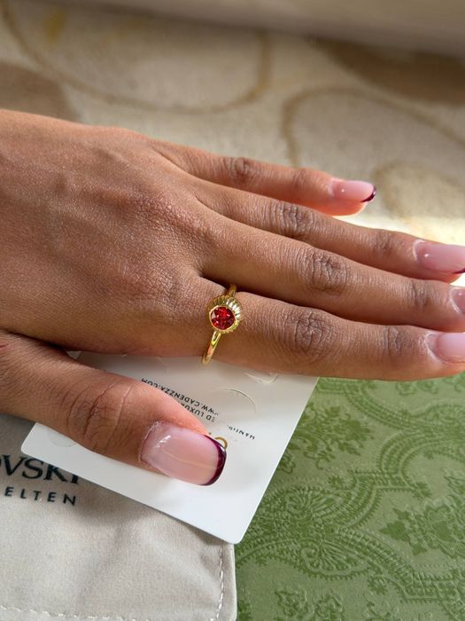 Кольцо Sawrovski