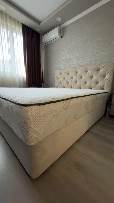 Легло (спалня) с тапицирана табла и матрак